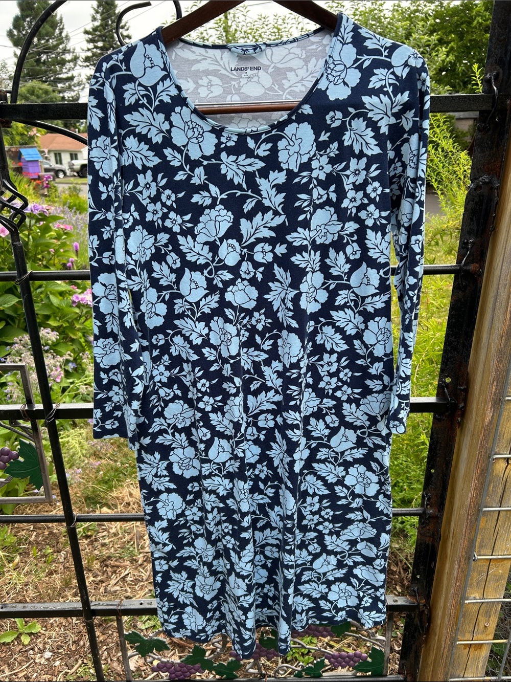 Land’s End all cotton long sleeve midi length blue print night gown size M